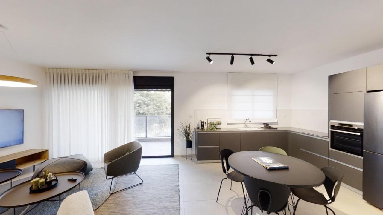 Luxury 3&4 Bedroom New Apartments - Close To The Beach & Bahai Gardens Haifa Eksteriør bilde
