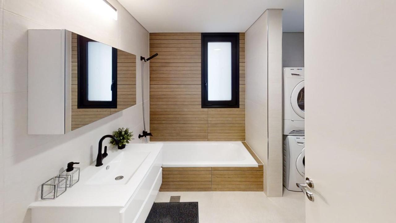 Luxury 3&4 Bedroom New Apartments - Close To The Beach & Bahai Gardens Haifa Eksteriør bilde