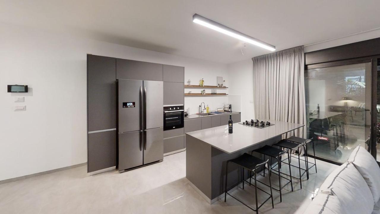 Luxury 3&4 Bedroom New Apartments - Close To The Beach & Bahai Gardens Haifa Eksteriør bilde